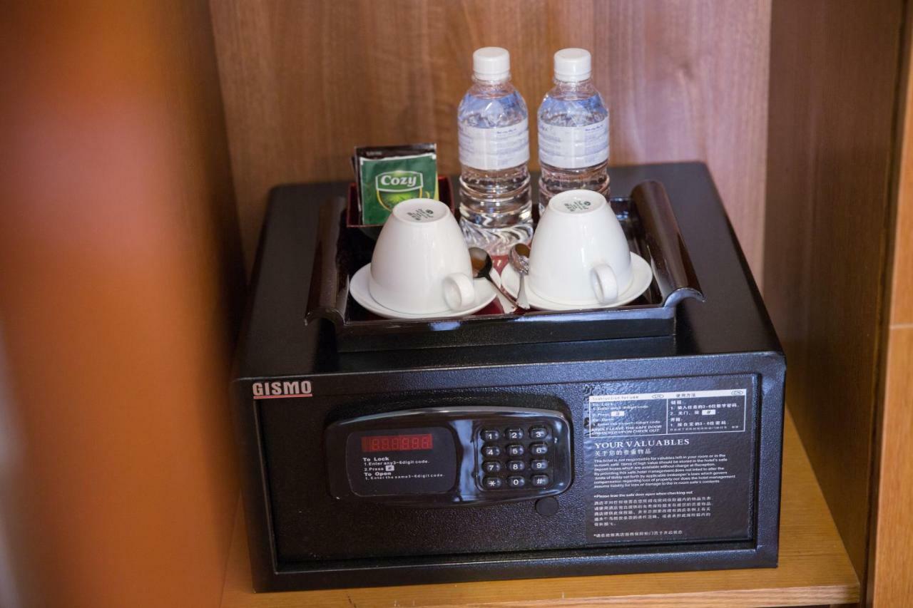 อความารีน โฮเต็ล แอนด์ แทรเวล Bed & Breakfast ฮานอย ภายนอก รูปภาพ